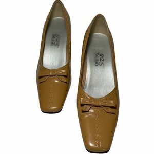 𝅺9-2-5 So Soft Leather Women's Shoes.  Size 7.5M